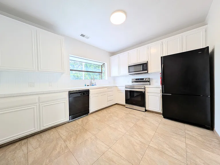 1107 Palm Ave #B — Photo 8