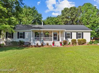 340 Batchelor Bay Rd, Wallace, NC 28466