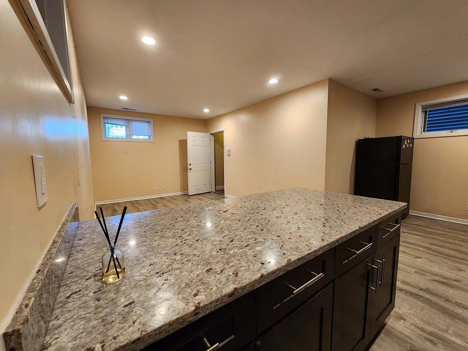 2 bed, 1100 sqft, $1,750 — Photo 4