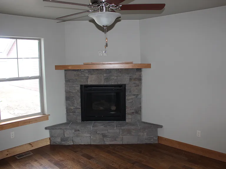3689 Pipestone St — Photo 18