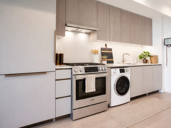 3 Court Square image 1 of 13