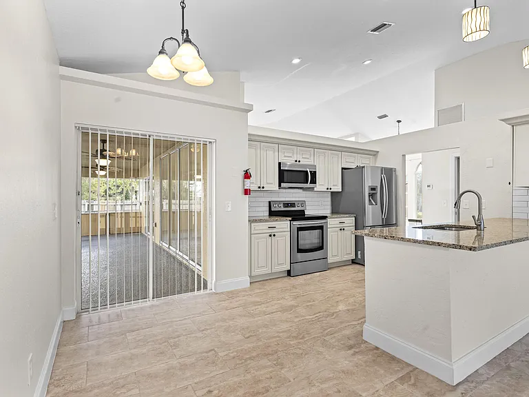 2141 SW Bayshore Blvd — Photo 15