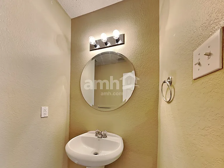1404 Sunflower Ct — Photo 9