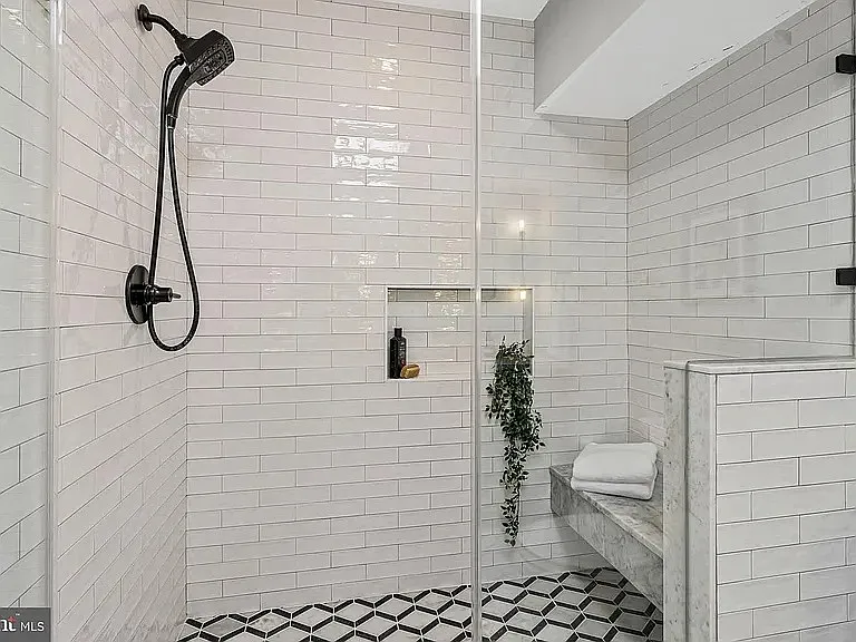 822 5th St NE — Photo 35