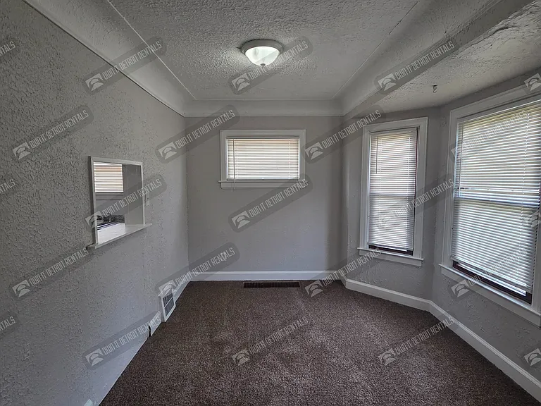 8891 Whitcomb St — Photo 3