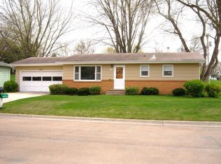 1006 E Richway Dr, Albert Lea, MN 56007
