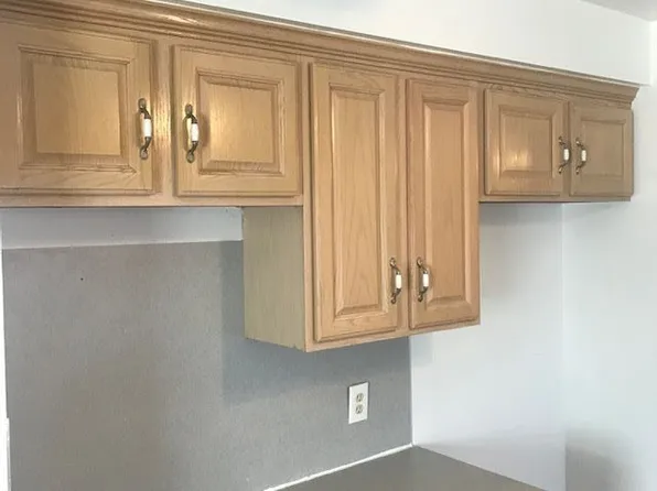 20446 Beaufait St, Harper Woods, MI 48225