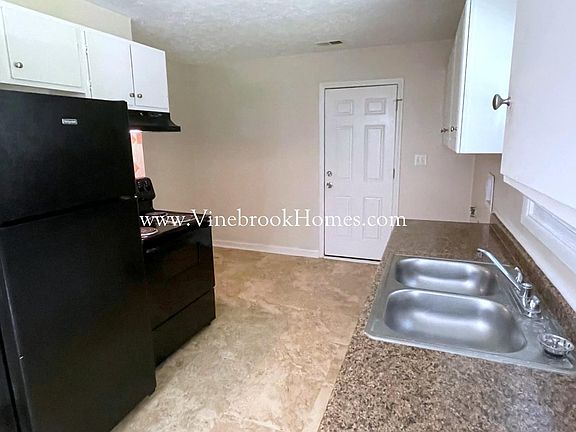 5th image of 1253 Hemlock Dr