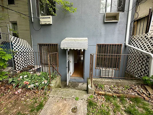Rented by Premier Metro Realty Corp | media 2