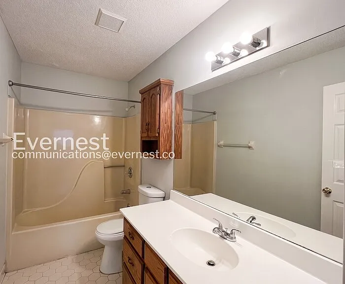 3285 Edenshire Ln — Photo 10