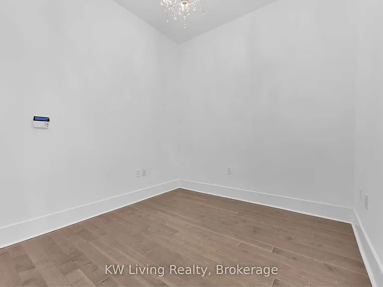 29 Queens Quay E #828 — Photo 8