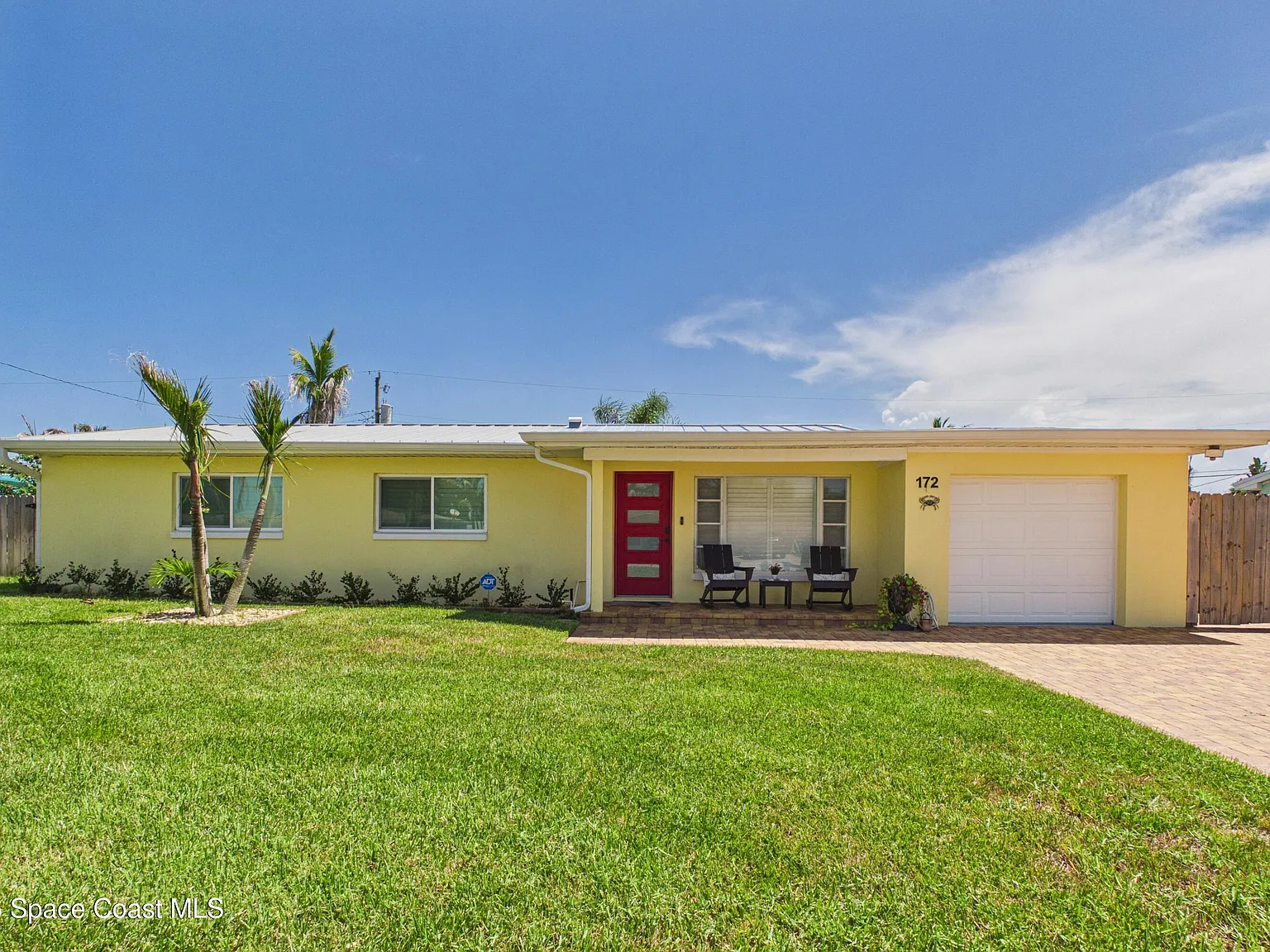 3 bed, 2.0 bath, 1499 sqft, $3,800 — Photo 2