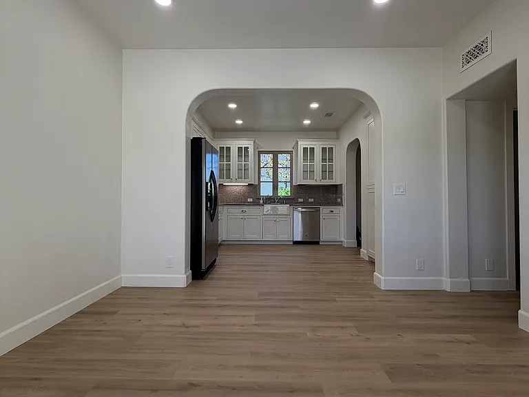 1321 Dahlia Loop — Photo 6