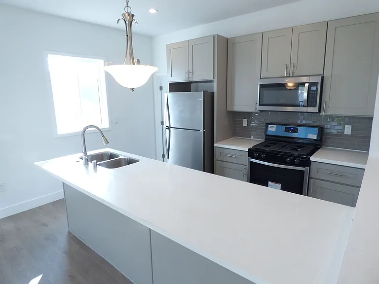 1258 N Hobart Blvd — Photo 7