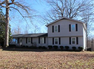 590 Scott Hollow Rd, Charlotte, TN 37036