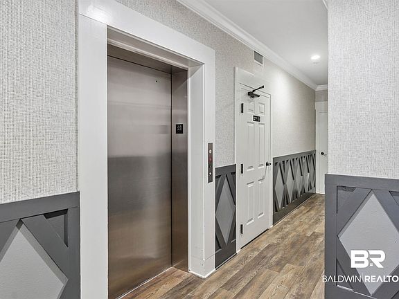 4th image of 100 N Bancroft St APT B1