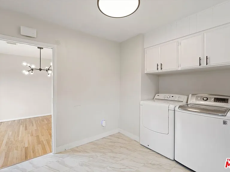 8348 Reading Ave — Photo 11