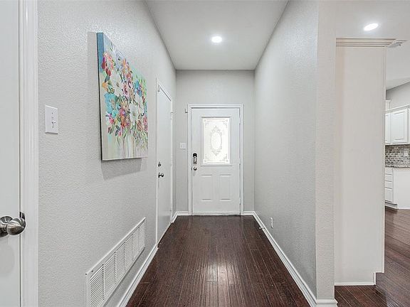 3rd image of 10126 Lanshire Dr