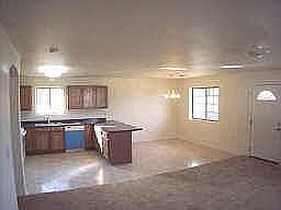 3rd image of 831 S Stone Ave