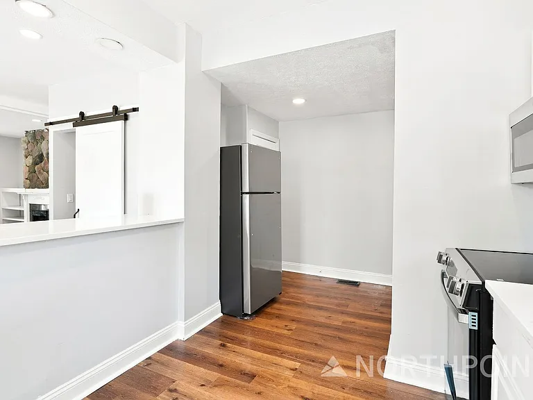 578 Stewart Ave — Photo 7