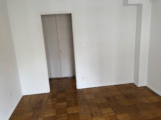 5th image of 245 E 63rd St APT 21C