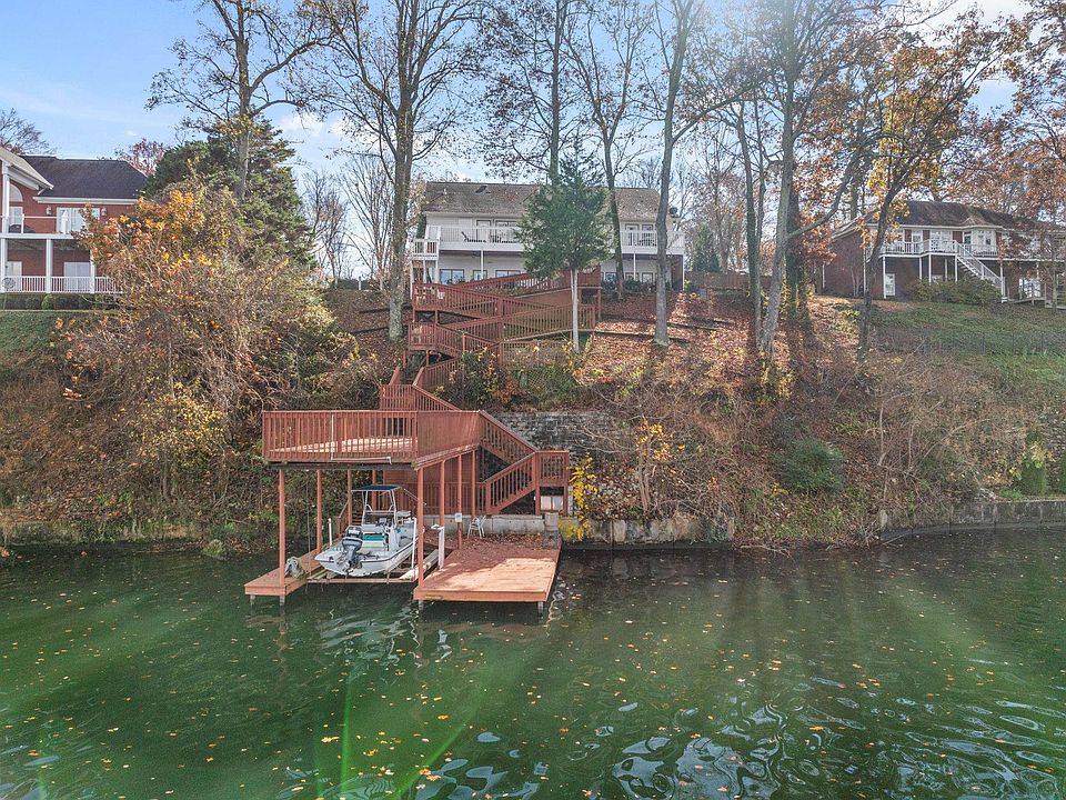 1st image of 196 Beardsley Ct
