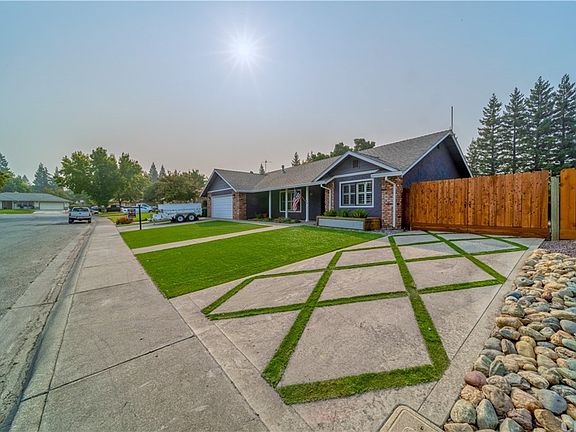 3rd image of 21 Betsey Way