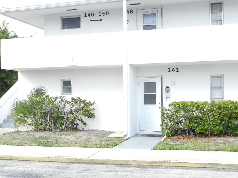 pt141 west palm beach 141 West Court, Royal Palm Beach, FL 33411 | MLS #B26010198