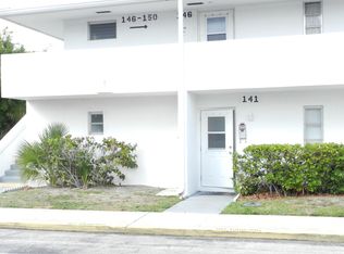 141 West Ct, Royal Palm Beach, FL 33411