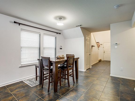 5th image of 2212 Malone Dr