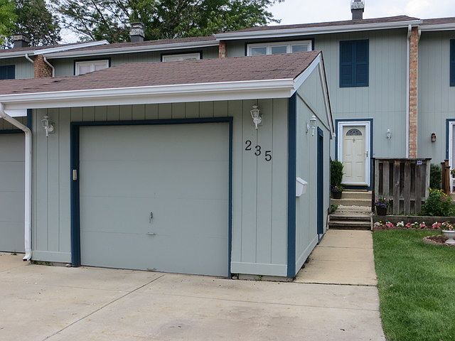 1st image of 235 Pinewood Ln