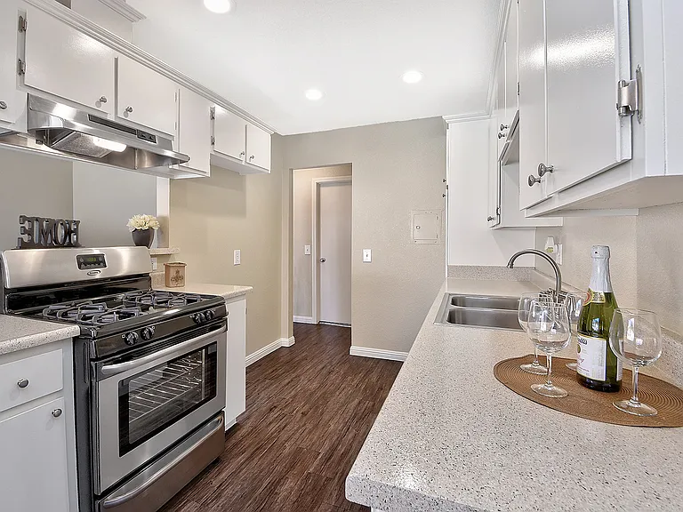 321 E Lincoln Ave — Photo 7