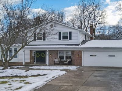 8691 Lake Forest Trl, Chagrin Falls, OH, 44023