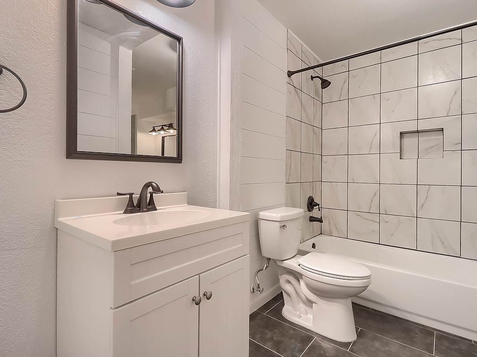 Spacious Bathroom