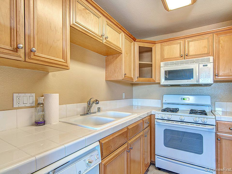 1st image of 1130 N Broadway N #F