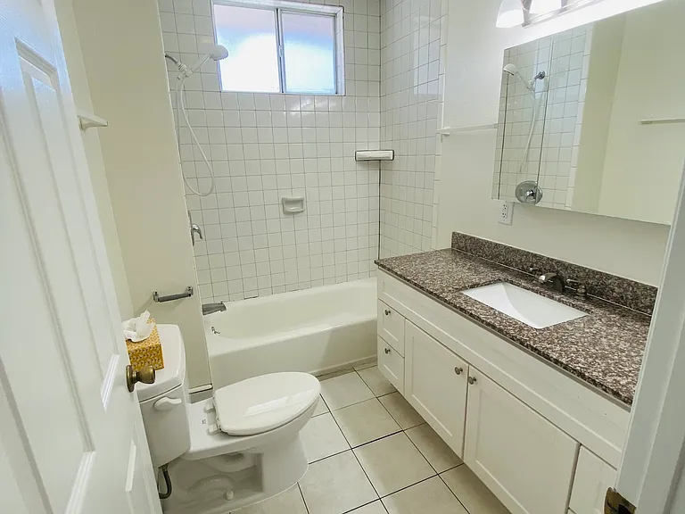 1318 Madrid Ave — Photo 12