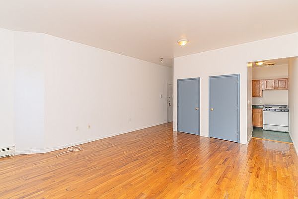 2nd image of 95 Seigel St #6G
