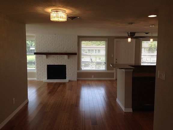 3rd image of 1956 Greenlawn Dr