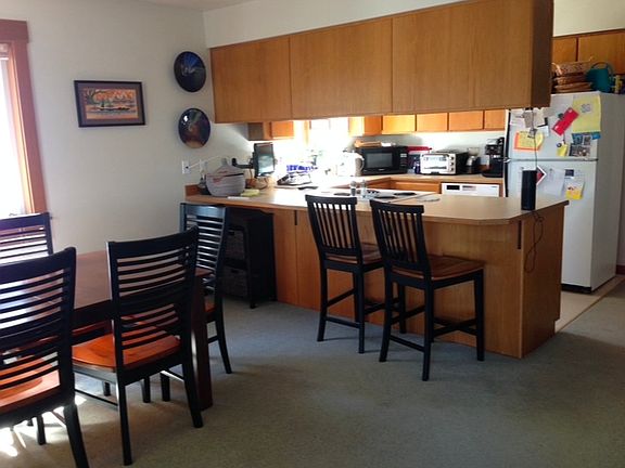 4th image of 915 W Newell St #1