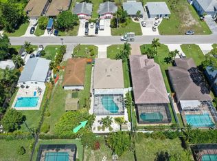 732 110th Ave N, Naples, FL 34108