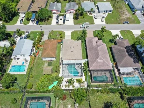 732 110th Ave N, Naples, FL 34108