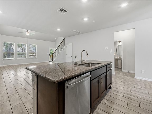 5th image of 141 Sangaree Dr
