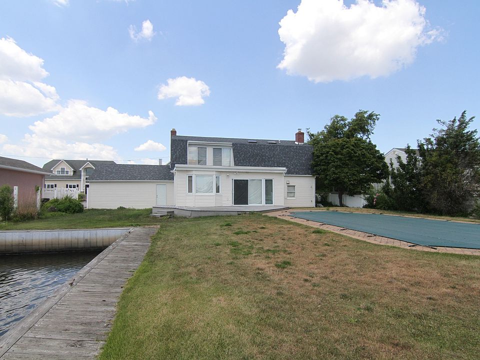 2nd image of 239 Sequams Lane Ctr