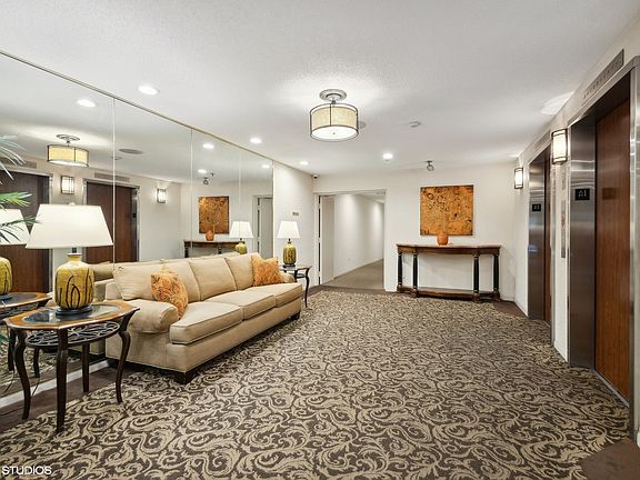 2nd image of 125 Acacia Cir APT 103E
