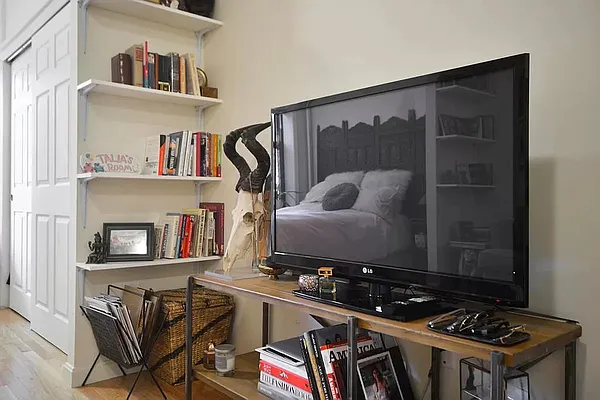 Rented by Charney Real Estate LLC | media 29