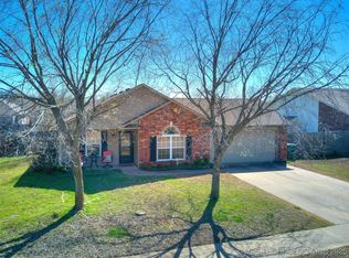 12008 E 115th Pl N, Collinsville, OK 74021