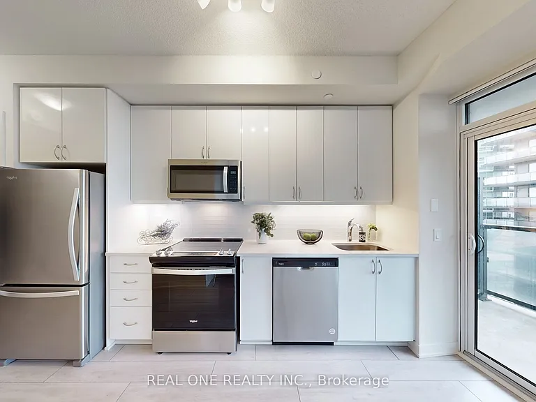 38 Annie Craig Dr #1005 — Photo 8