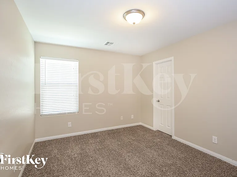 317 Casmailia Ave — Photo 11