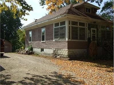 2nd image of 326 E Lincoln Ave