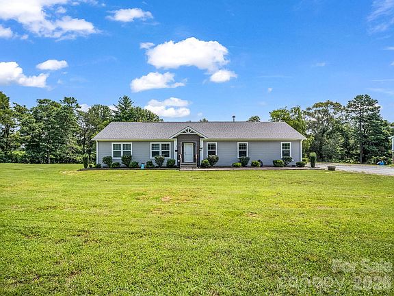 3rd image of 213 Big Oak Rd
